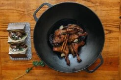 Victoria Cast Iron Wok 35.5 Cm -Bialettited Winkel image 449