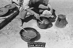 Vuur En Rook Tri-Pot (Driepoot) -Bialettited Winkel image 643